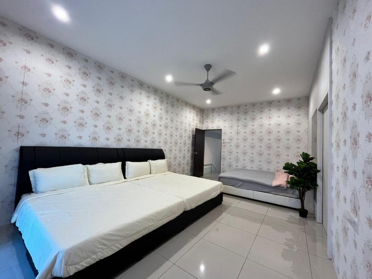 Holiday home Rejoystay @ Tambun Le *